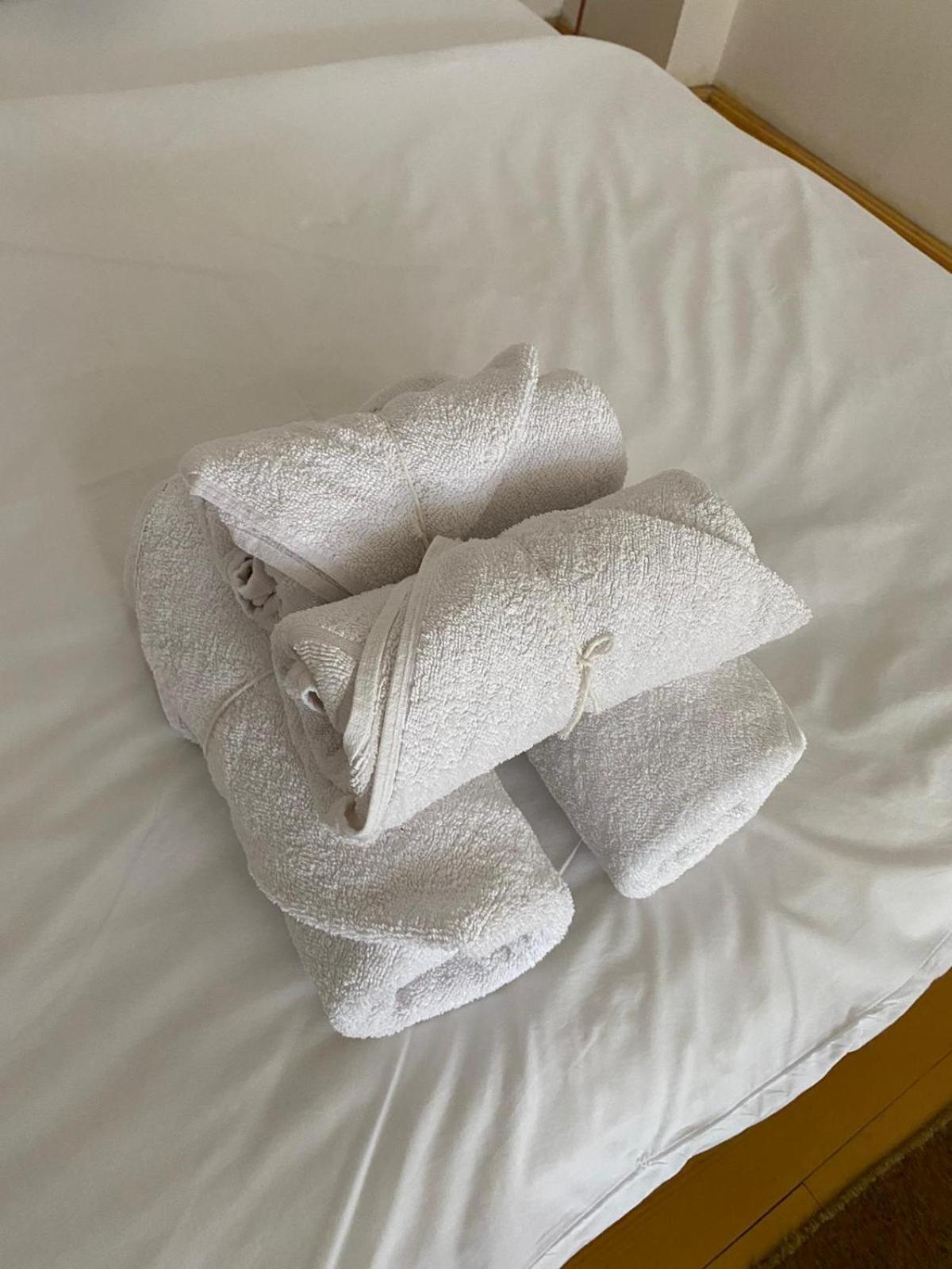 Curtea de Argeş Casa Eroilorヴィラ エクステリア 写真